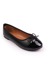JANICE EXTRA WIDE BALLERINA FLATS WITH FRON BOW DETAIL IN BLACK FAUX LEATHER