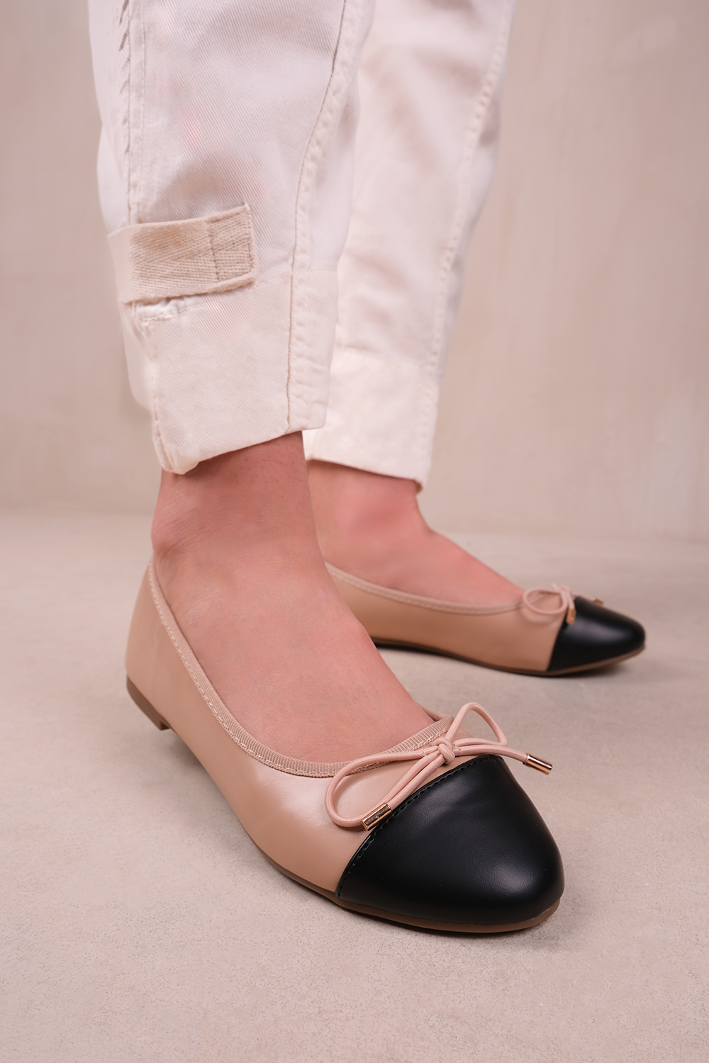 JANICE EXTRA WIDE BALLERINA FLATS WITH FRON BOW DETAIL IN NUDE FAUX LEATHER