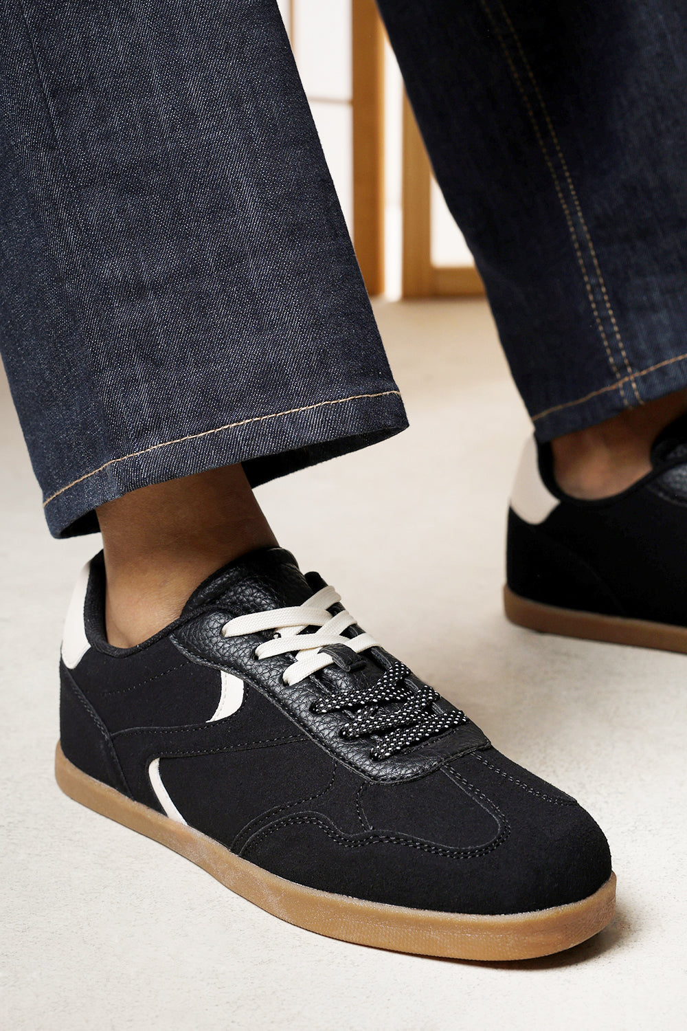 Anaiah Low Profile Side Panel Detailed Trainer