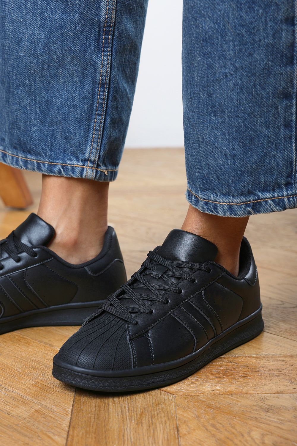 Yamileth Stripe Panel Detailed Trainer