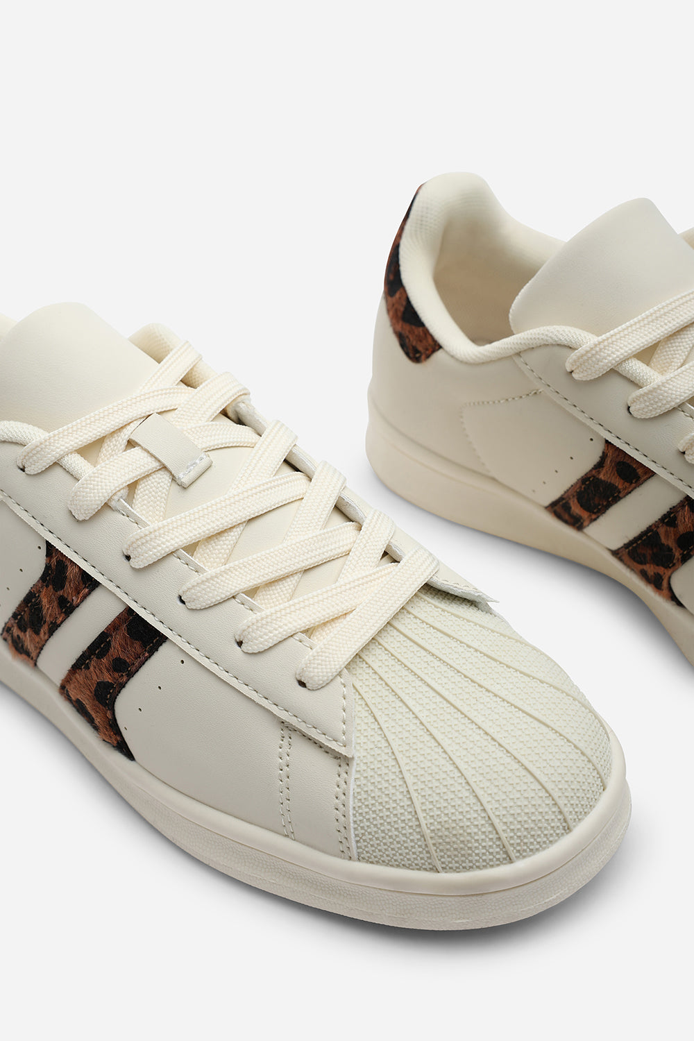 Yamileth Stripe Panel Detailed Trainer