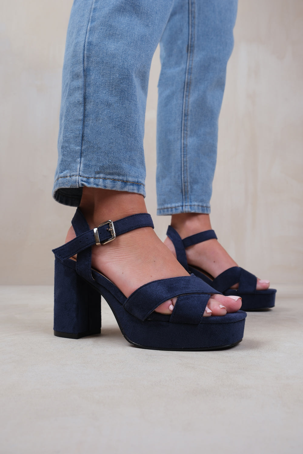 Fashion new look navy heels