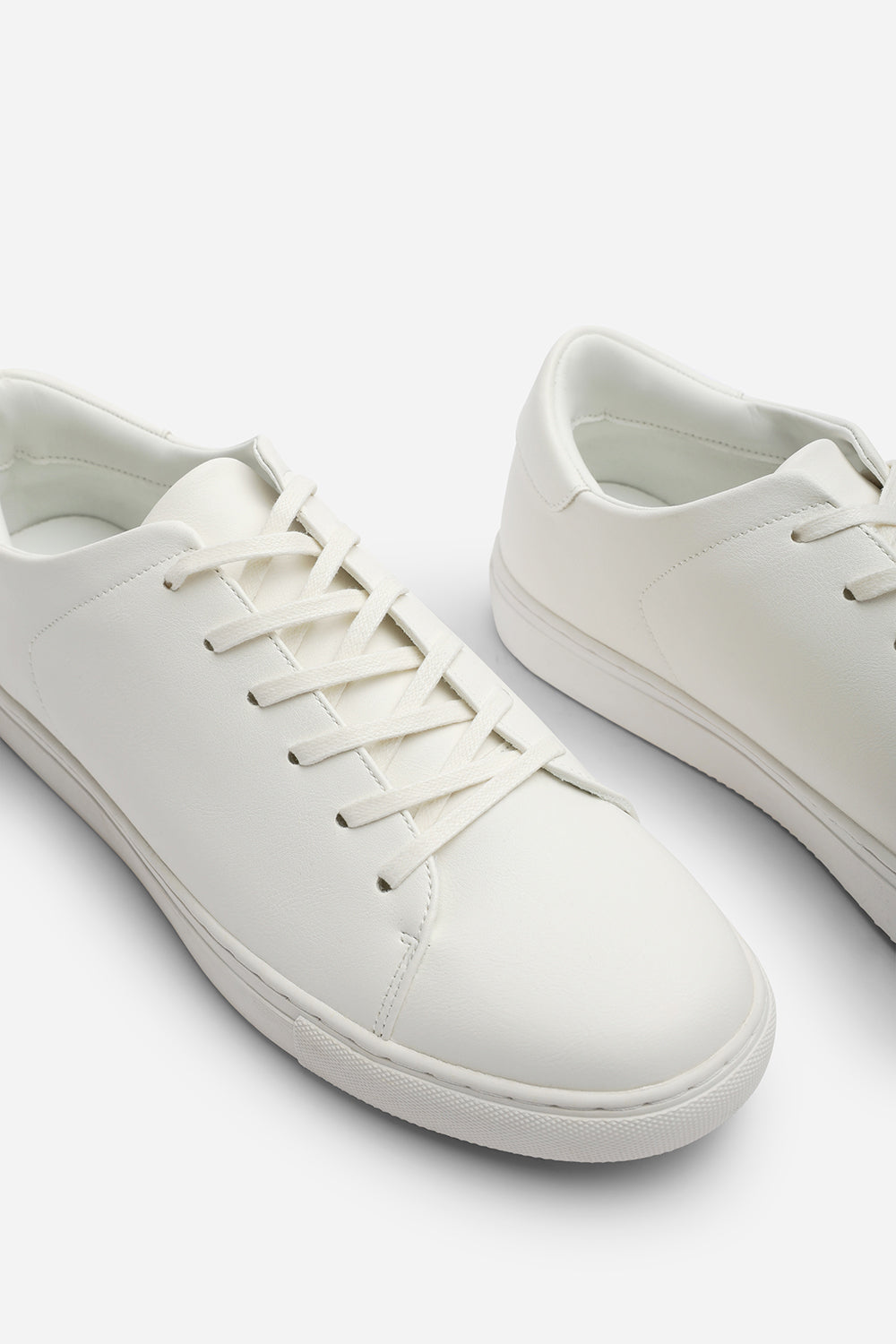 Derek Low Cut Lace Up Trainers