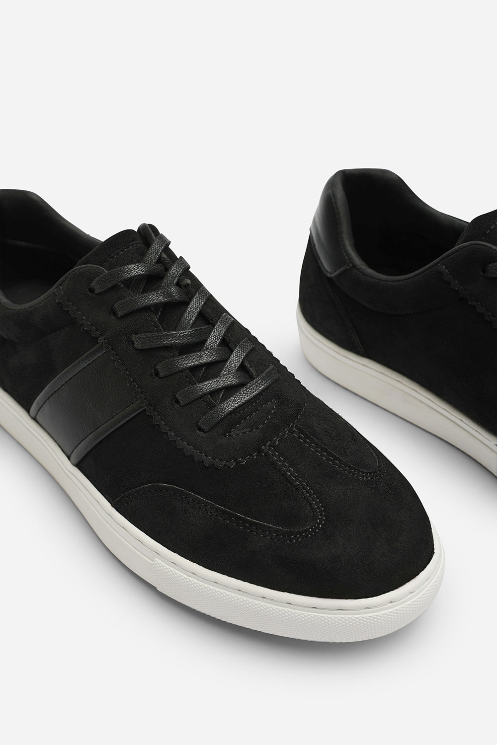 Clark Low Cut Lace Up Trainers