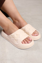 SYCAMORE EMBOSSED SLIDERS IN CREAM