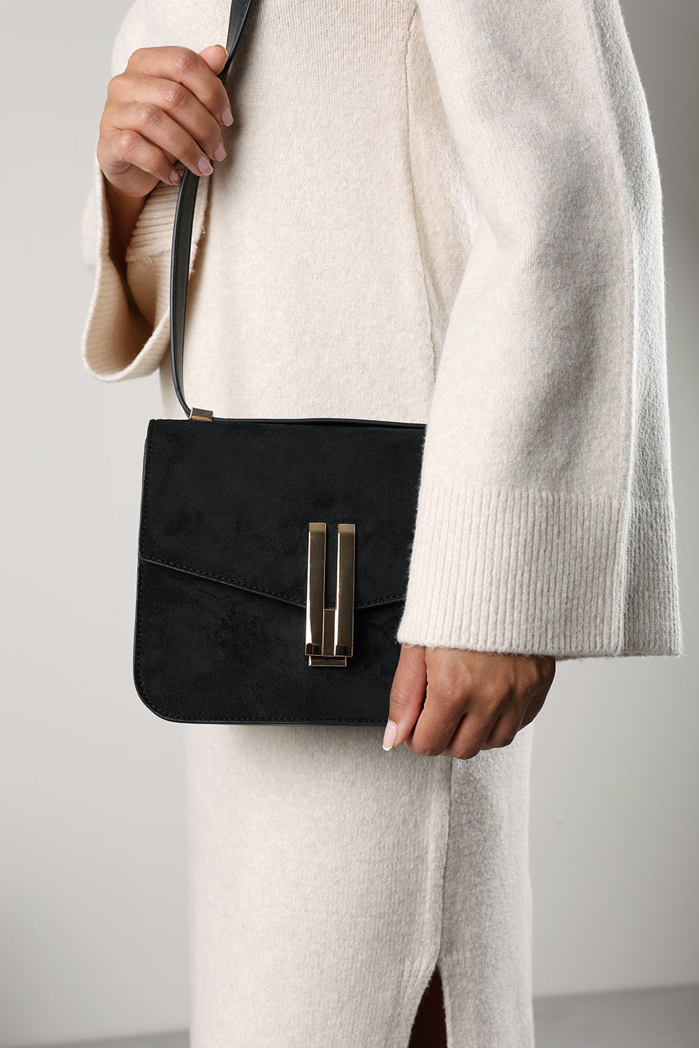 Gelora Cross Body Bag With Clasp Detail