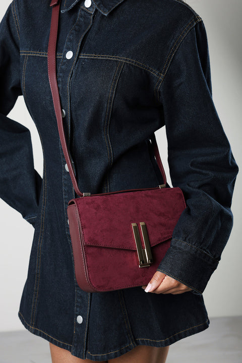 Gelora Cross Body Bag With Clasp Detail