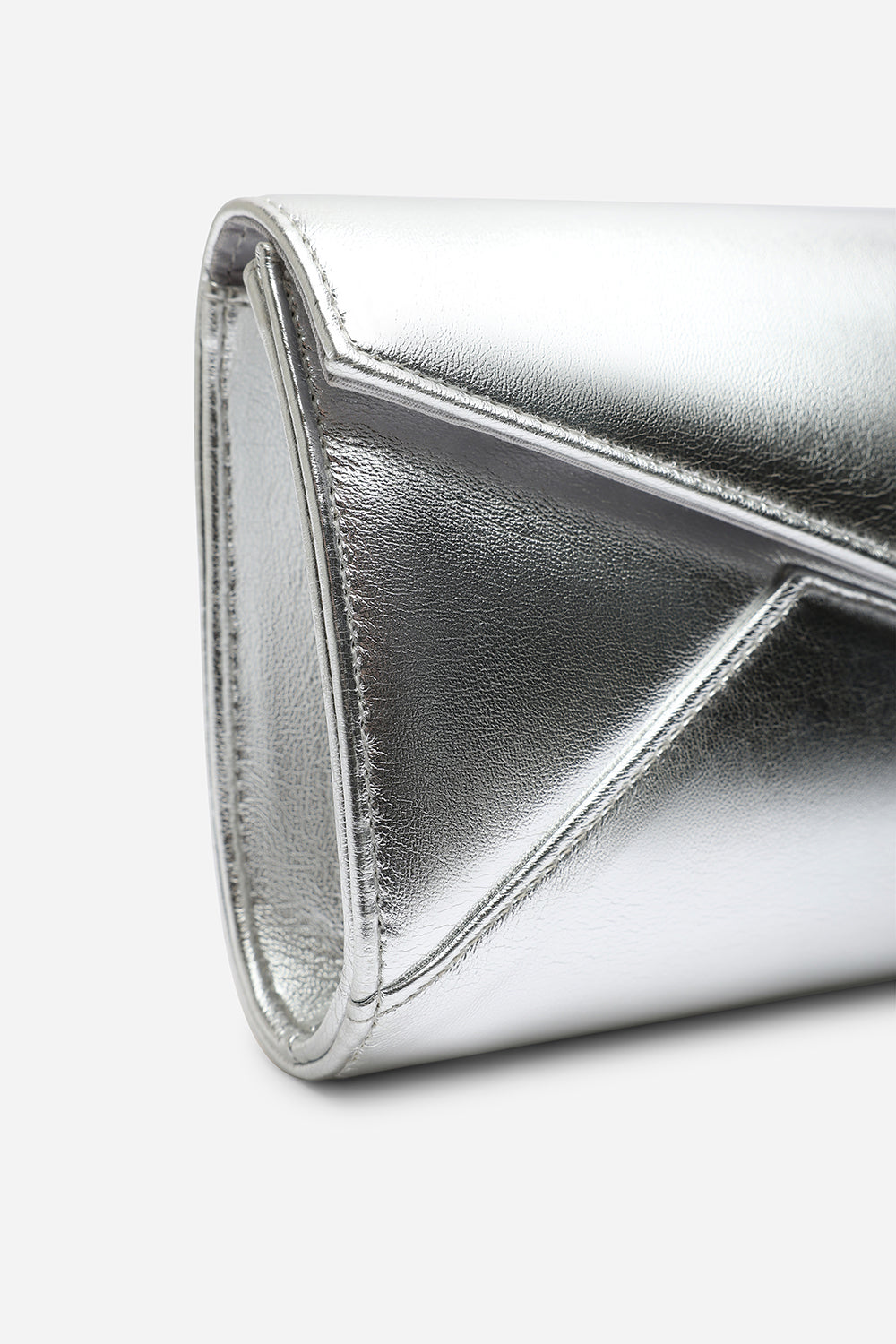 Moxira Asymetric Envelope Cltuch Bag In Silver Metallic