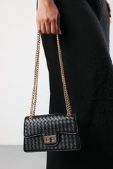 Frost Woven Crossbody Bag With Gold Chain Strap In Black