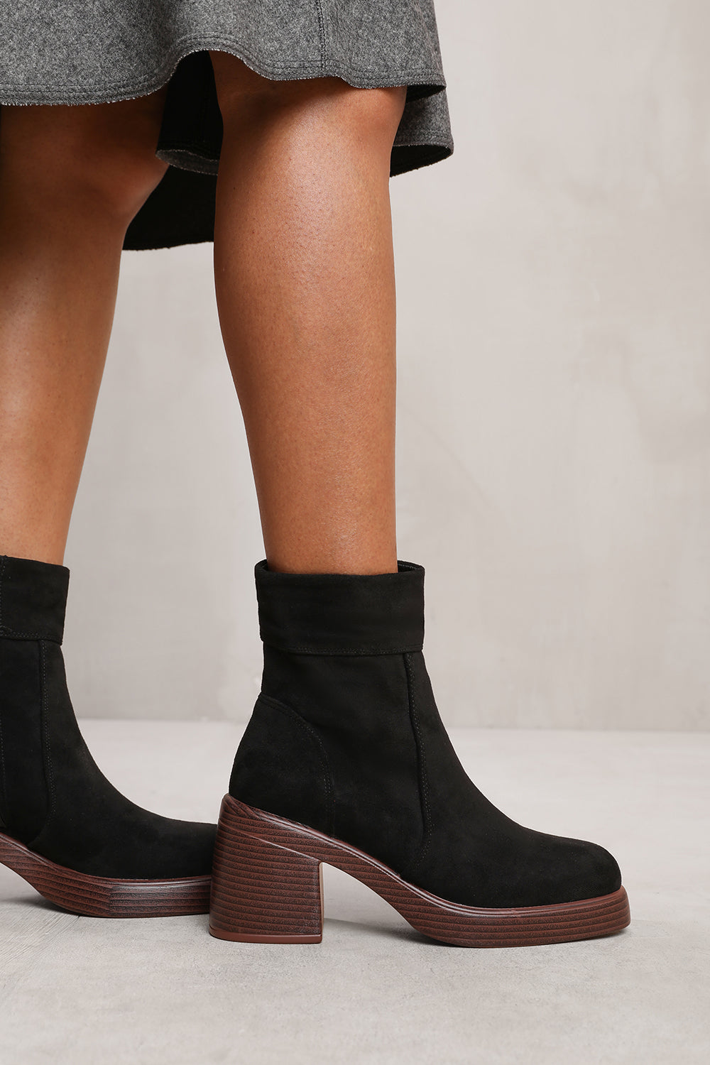 NYRA ANKLE BOOT WITH SIDE ZIP AND CHUNKY HEEL IN BLACK SUEDE