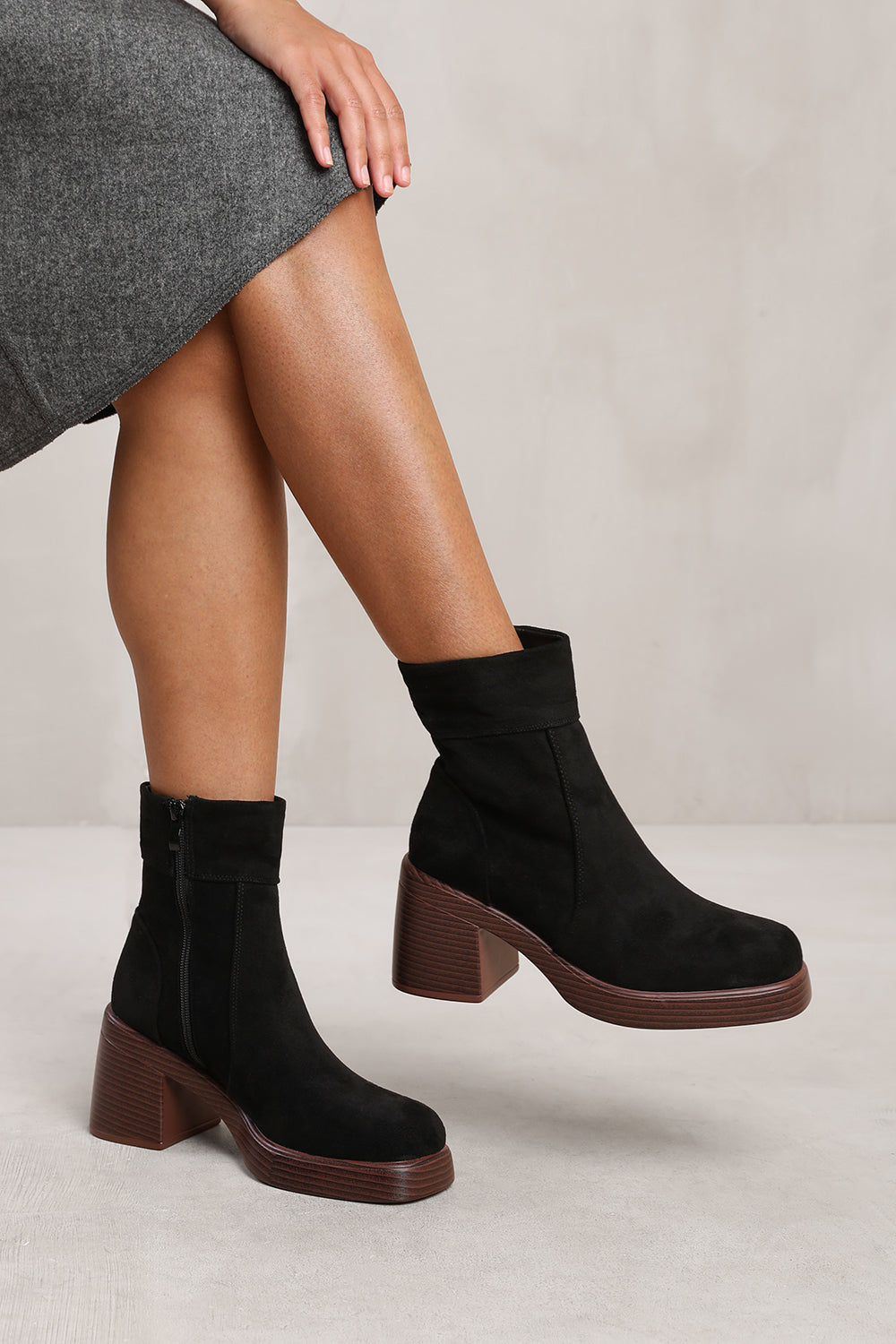 NYRA ANKLE BOOT WITH SIDE ZIP AND CHUNKY HEEL IN BLACK SUEDE