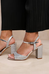 FLORENCE MID HIGH HEELS WITH ANKLE STRAP IN SILVER GLITTER