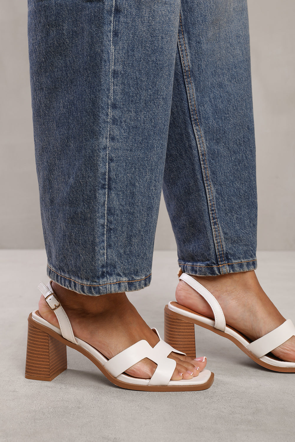 STYLITE STRAPPY SANDALS WITH BLOCK HEEL IN WHITE FAUX LEATHER