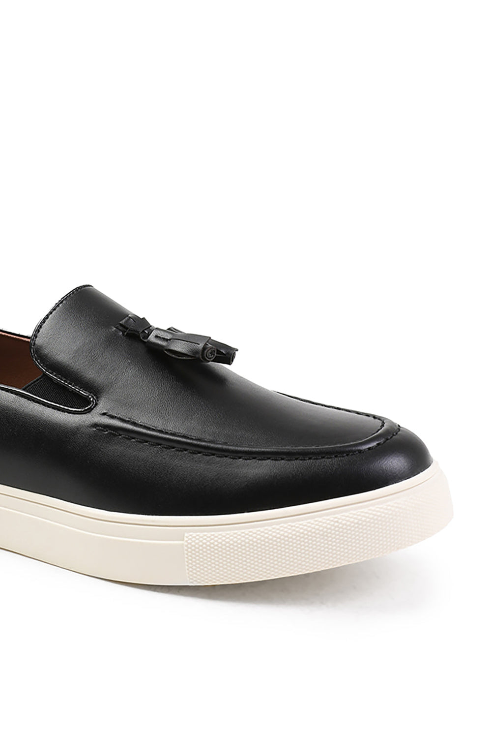 OLIVER SLIP ON TASSEL LOAFERS IN BLACK