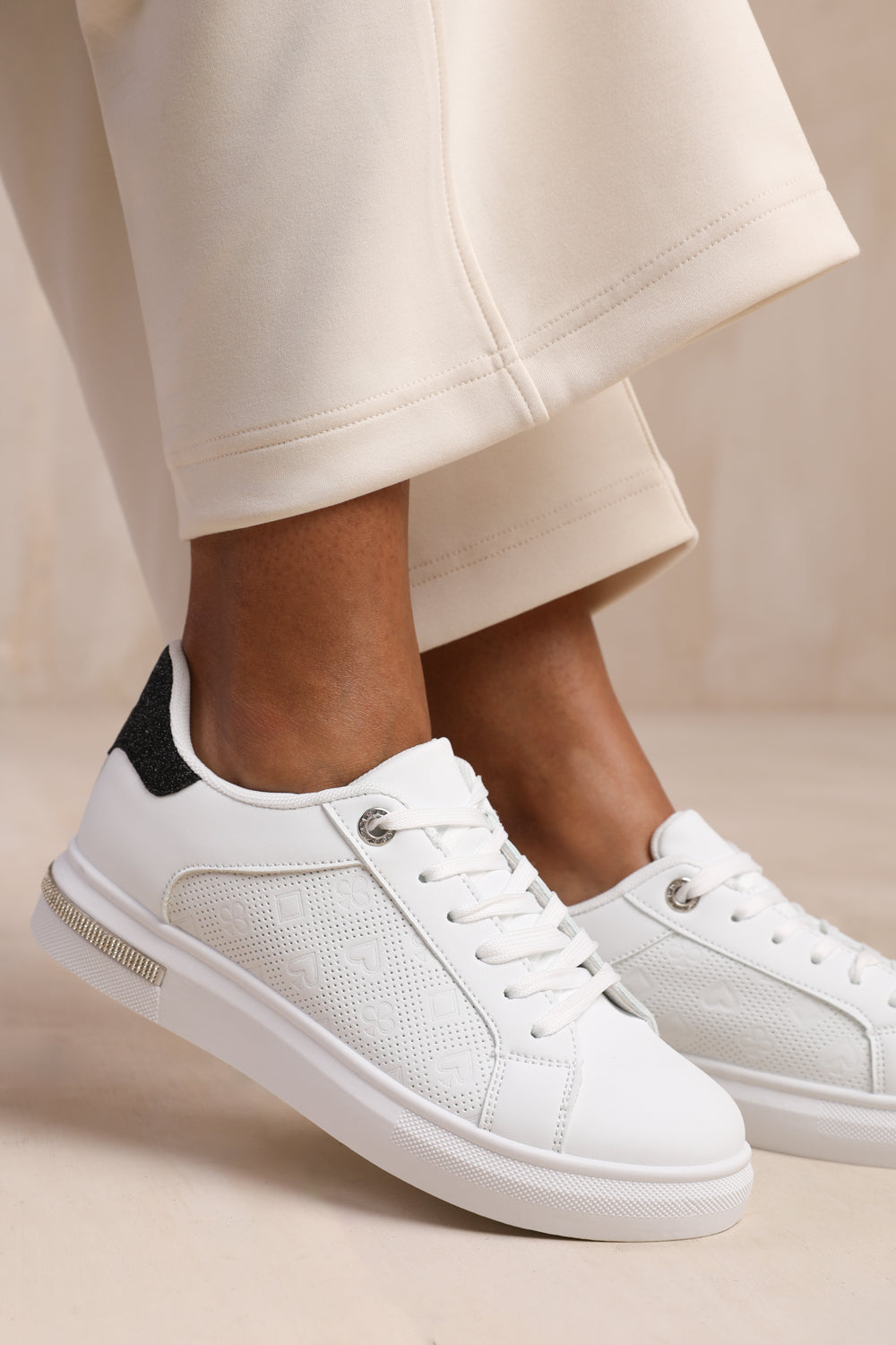 TOKYO CRYSTAL TRIM WITH EMBOSSED DETAILED TRAINERS IN WHITE/BLACK