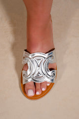 NORAH SINGLE CUT OUT BAND SLIDER SANDALS IN SILVER