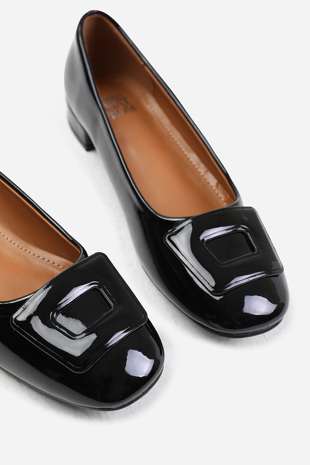 ANDORRA WIDE FIT FLAT BALLERINA PUMP IN BLACK PATENT