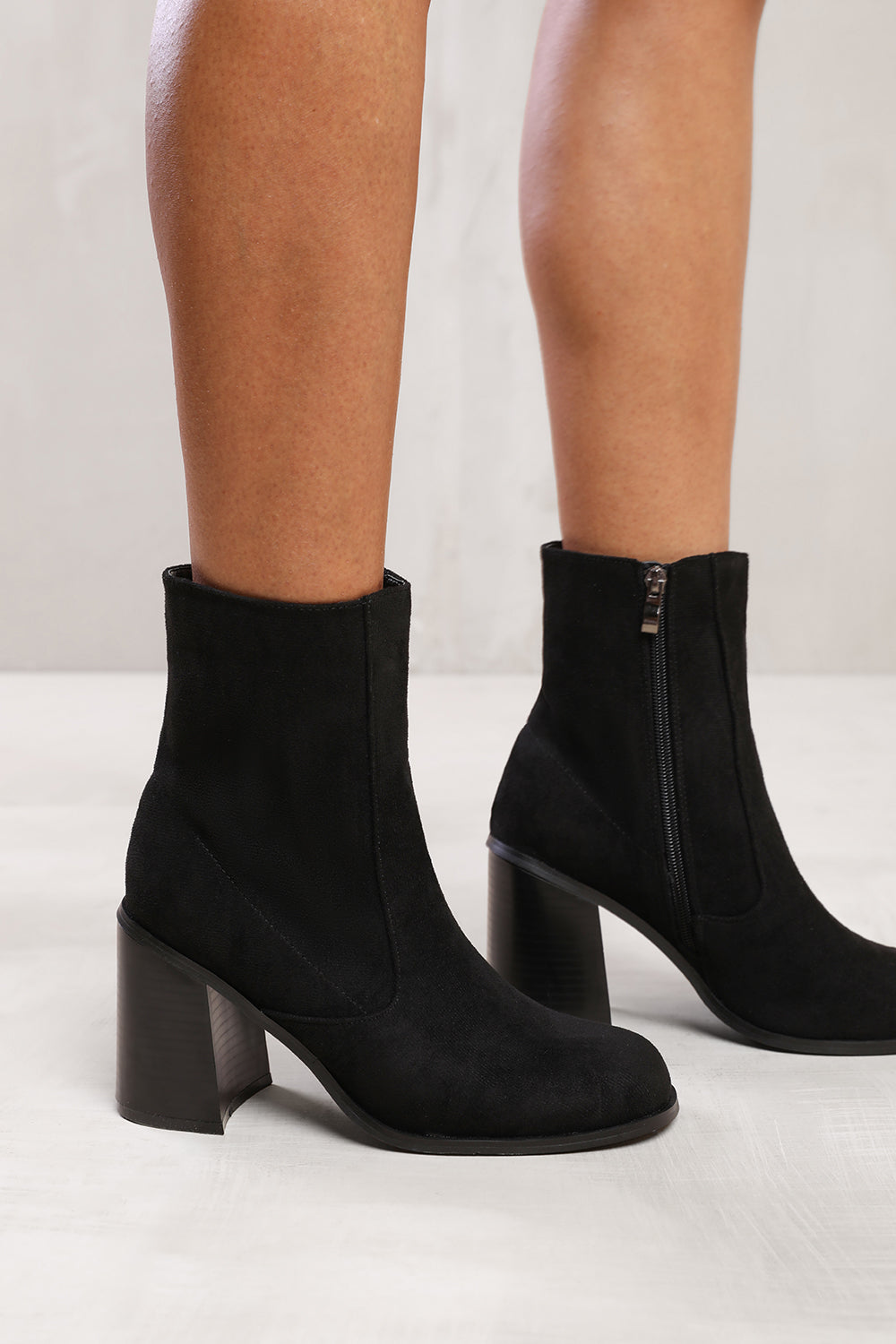 WREN ANKLE BOOT WITH CHUNKY HEEL AND SIDE ZIP IN BLACK SUEDE