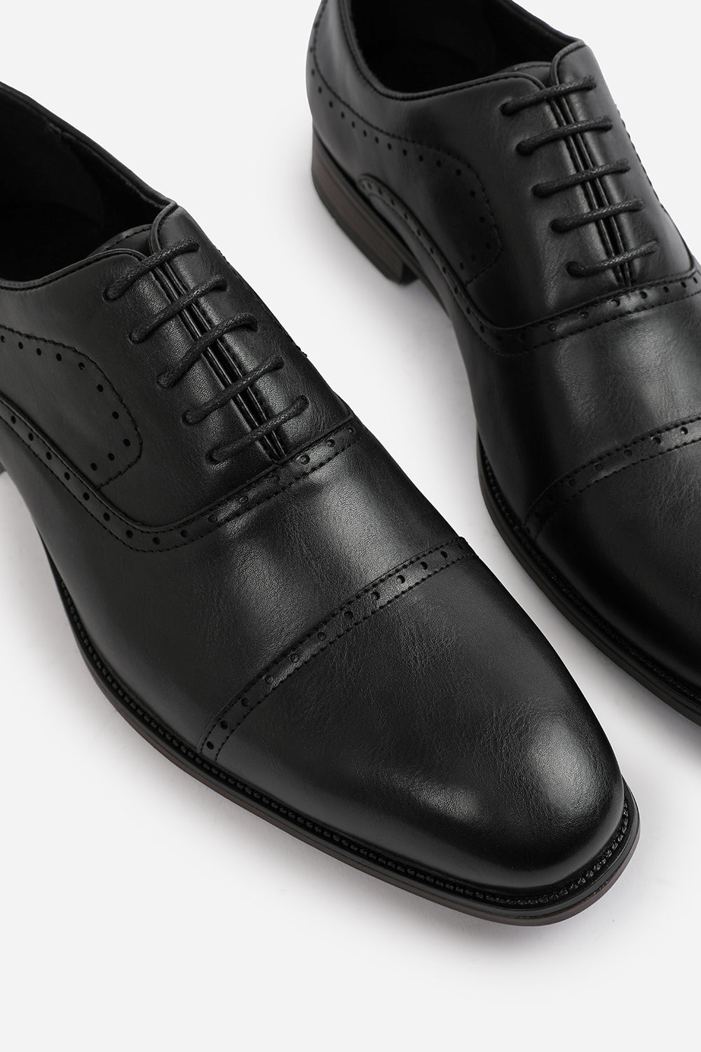 MICHAEL TEXTURED OXFORD LACE UP WORK DRESS SHOES IN BLACK FAUX LEATHER