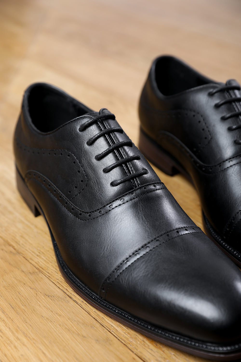 MICHAEL TEXTURED OXFORD LACE UP WORK DRESS SHOES IN BLACK FAUX LEATHER