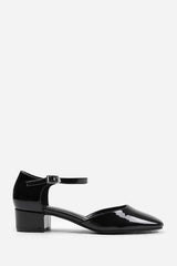 SINGAPORE SQUARE TOE LOW BLOCK HEEL WITH STRAP IN BLACK PATENT