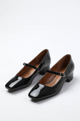 OSLO LOW BLOCK HEEL WITH STRAP AND SQUARE TOE IN BLACK PATENT