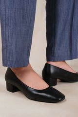 SEATTLE WIDE FIT LOW BLOCK HEEL WITH SQUARE TOE IN BLACK FAUX LEATHER