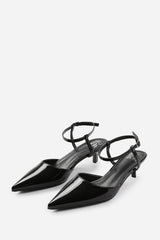 MALTA LOW KITTEN HEELS WITH POINTED TOE AND ANKLE STRAP IN BLACK PATENT