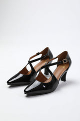 COLORADO WIDE FIT CROSS OVER STRAP MID BLOCK HEEL IN BLACK PATENT