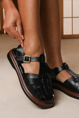 Chime Fisherman Flatform Black Sandal