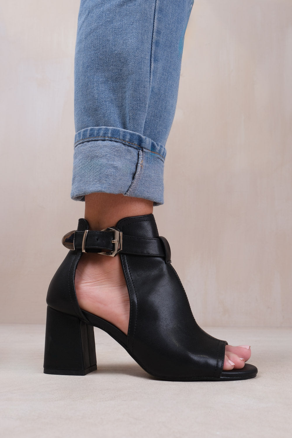 LISA WIDE FIT BLOCK HEEL WITH SIDE BUCKLE AND OPEN TOE FRONT IN BLACK FAUX LEATHER