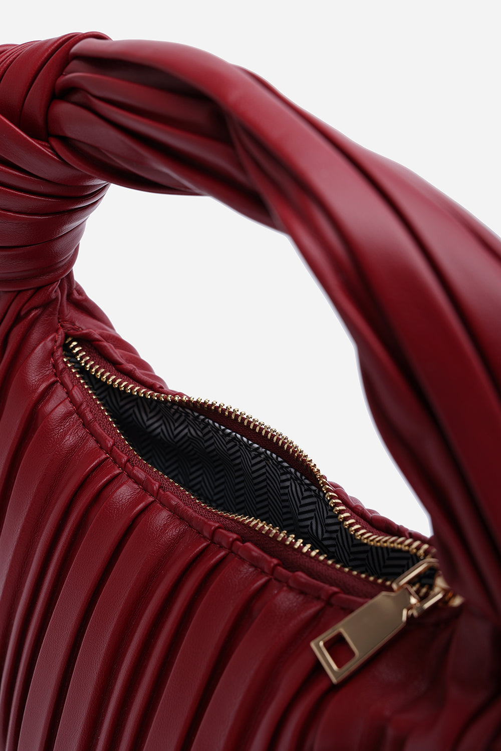 Glow Pleated Knot Handle Shoulder Bag With Gold Chain In Cherry Red