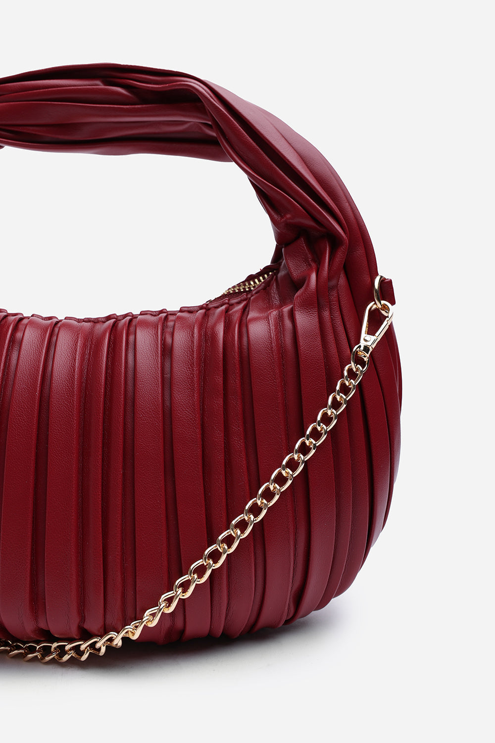 Glow Pleated Knot Handle Shoulder Bag With Gold Chain In Cherry Red