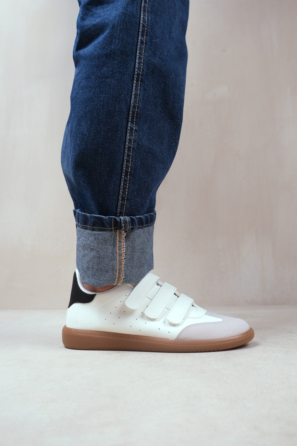 TERRACE CASUAL GUM SOLE ADJUSTABLE TRAINERS IN WHITE