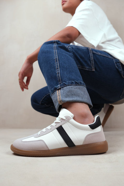 PACE CONTRAST PANEL LACE UP GUM SOLE TRAINERS IN WHITE