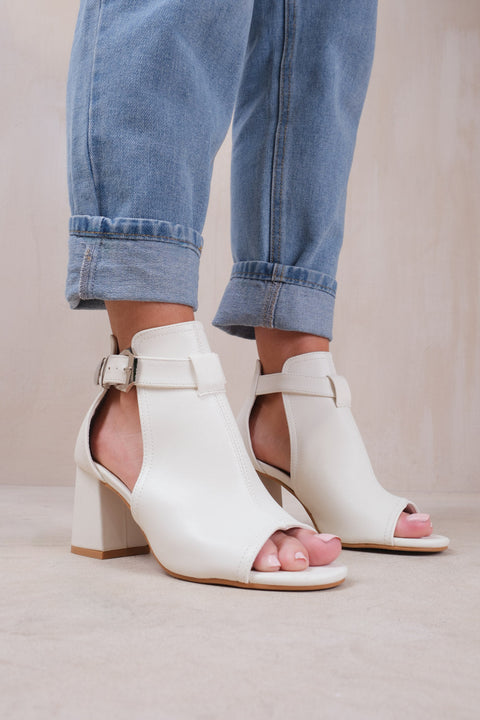 LISA BLOCK HEEL WITH SIDE BUCKLE AND OPEN TOE FRONT IN WHITE FAUX LEATHER