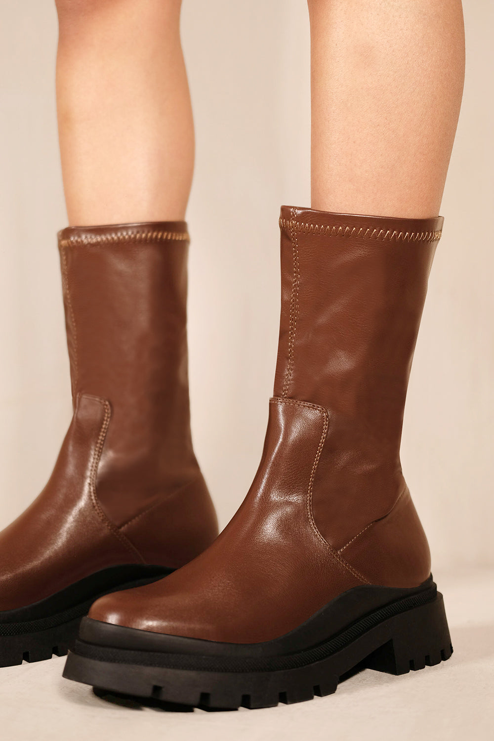 HOLLIE PU ANKLE BOOT WITH CHUNKY HEEL IN CHOCOLATE BROWN FAUX LEATHER