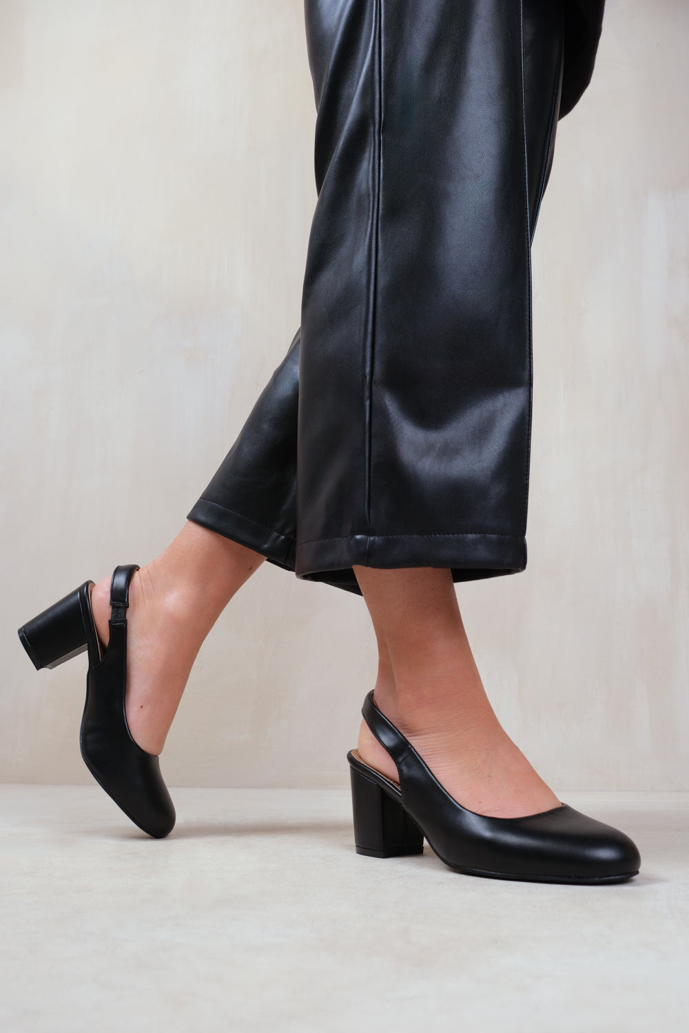 EDITH BLOCK HEEL SLINGBACK SHOES IN BLACK FAUX LEATHER