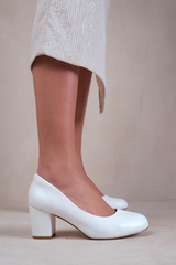 MELROSE WIDE FIT MID BLOCK HEEL COURT SHOES IN WHITE FAUX LEATHER